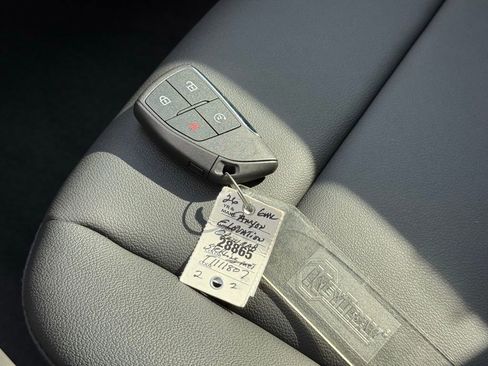 New 2026 GMC Canyon Elevation w/ Convenience Package image 33