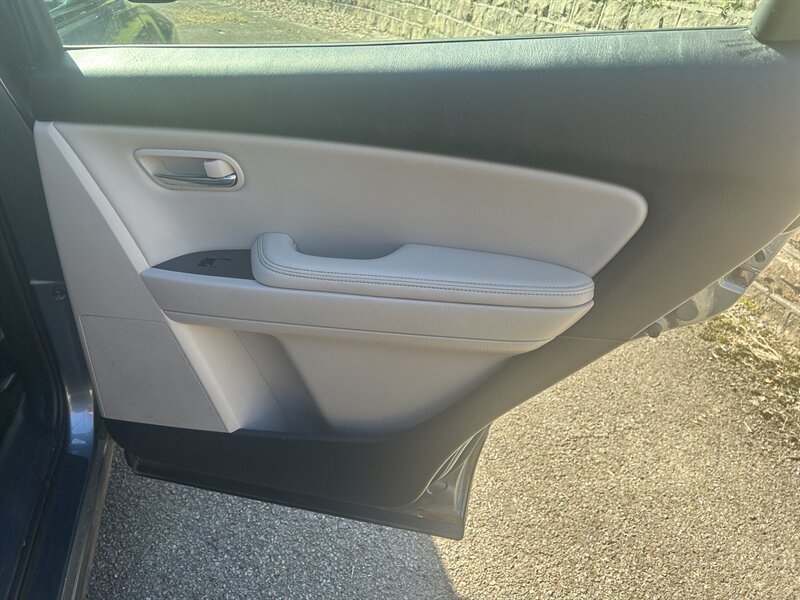 Used 2011 MAZDA CX-9 Touring w/ Moonroof & Bose Audio Pkg AWD/4WD image 30