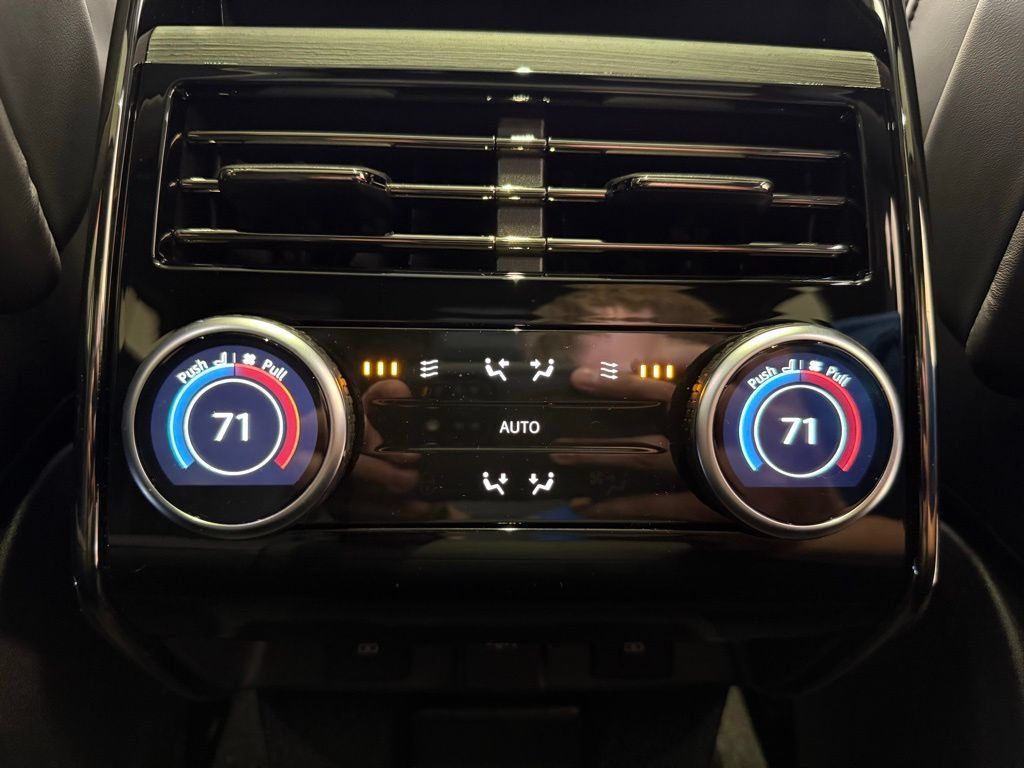 New 2025 Land Rover Range Rover Sport Dynamic SE AWD/4WD image 14