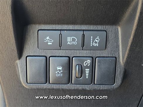 Used 2017 Toyota Prius V Five image 22