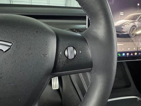 Used 2023 Tesla Model Y Performance image 28