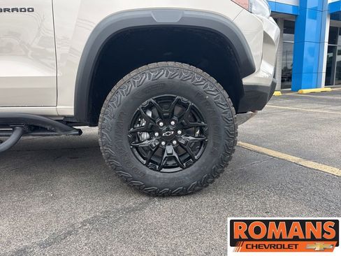 New 2026 Chevrolet Colorado ZR2 w/ Midnight Edition AWD/4WD image 3