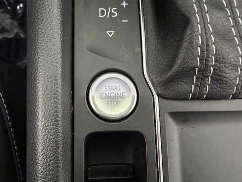 Used 2023 Volkswagen Atlas SE w/ Panoramic Sunroof Package FWD image 26