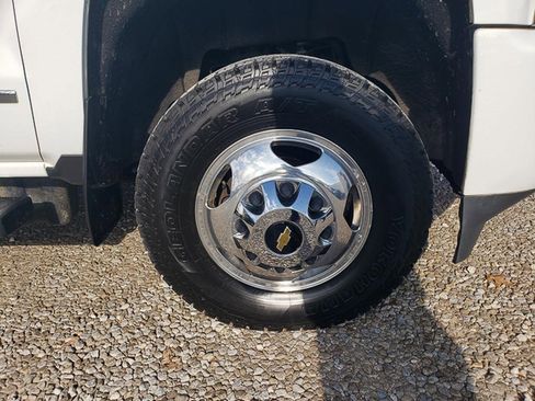 Used 2015 Chevrolet Silverado 3500 High Country w/ Duramax Plus Package image 33