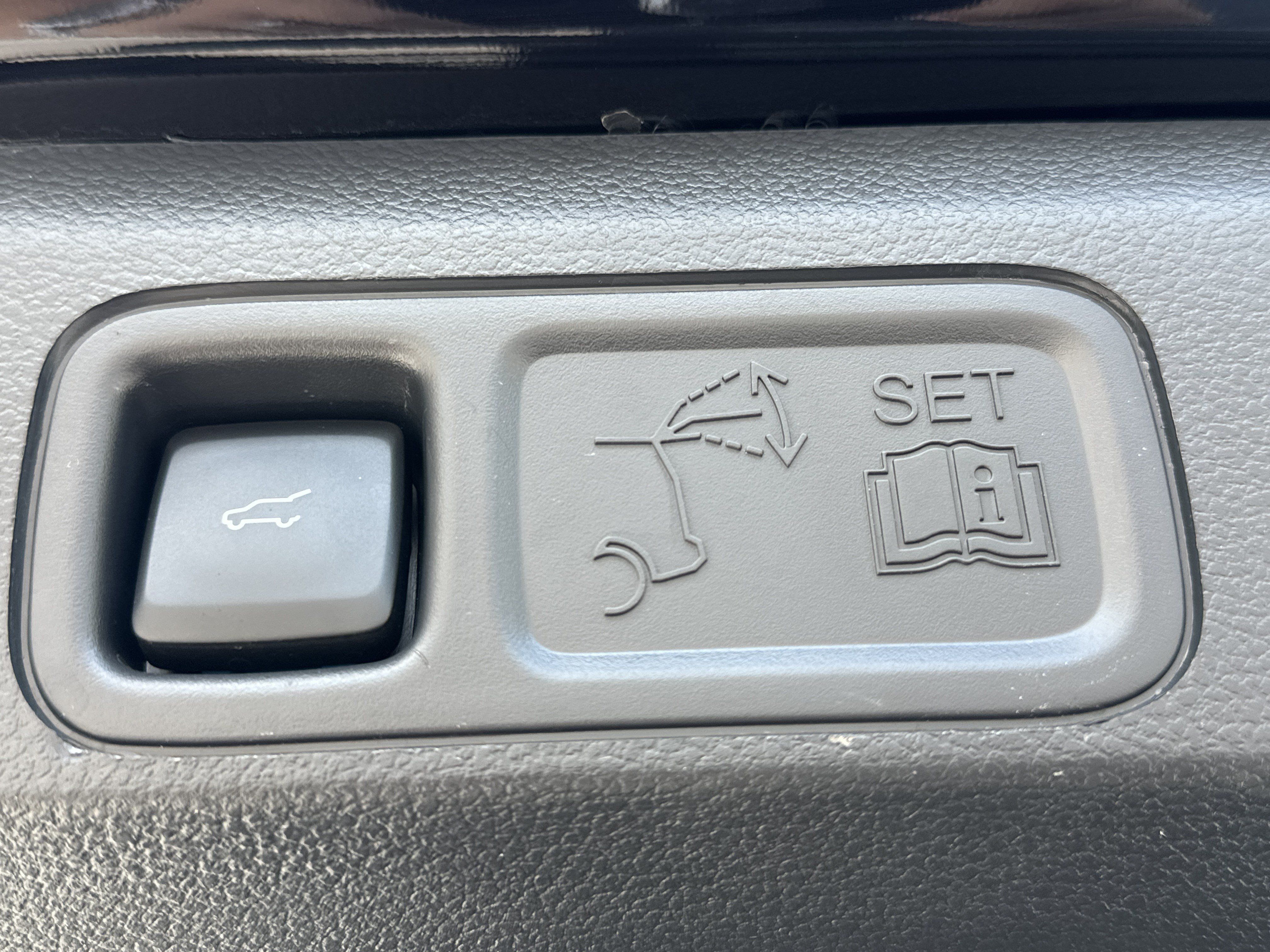 Used 2024 Ford Expedition Limited RWD image 16