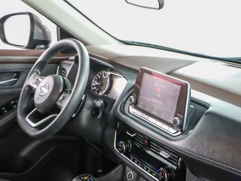 Used 2022 Nissan Rogue SV FWD image 25