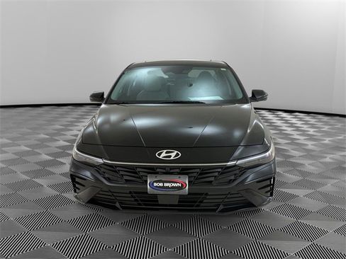 Used 2024 Hyundai Elantra Limited image 8