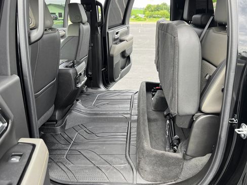 Used 2024 Chevrolet Silverado 2500 ZR2 w/ Technology Package image 22