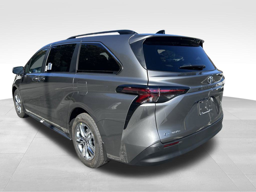 New 2026 Toyota Sienna XLE AWD/4WD image 3