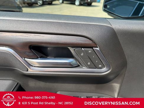 Used 2025 GMC Sierra 1500 SLT AWD/4WD image 10