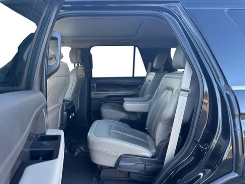 Used 2020 Ford Expedition Limited image 16