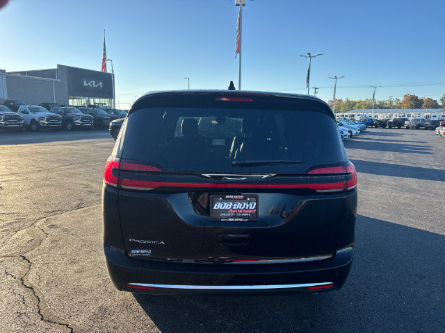 New 2027 Chrysler Pacifica Select w/ Family Tech Group FWD image 6