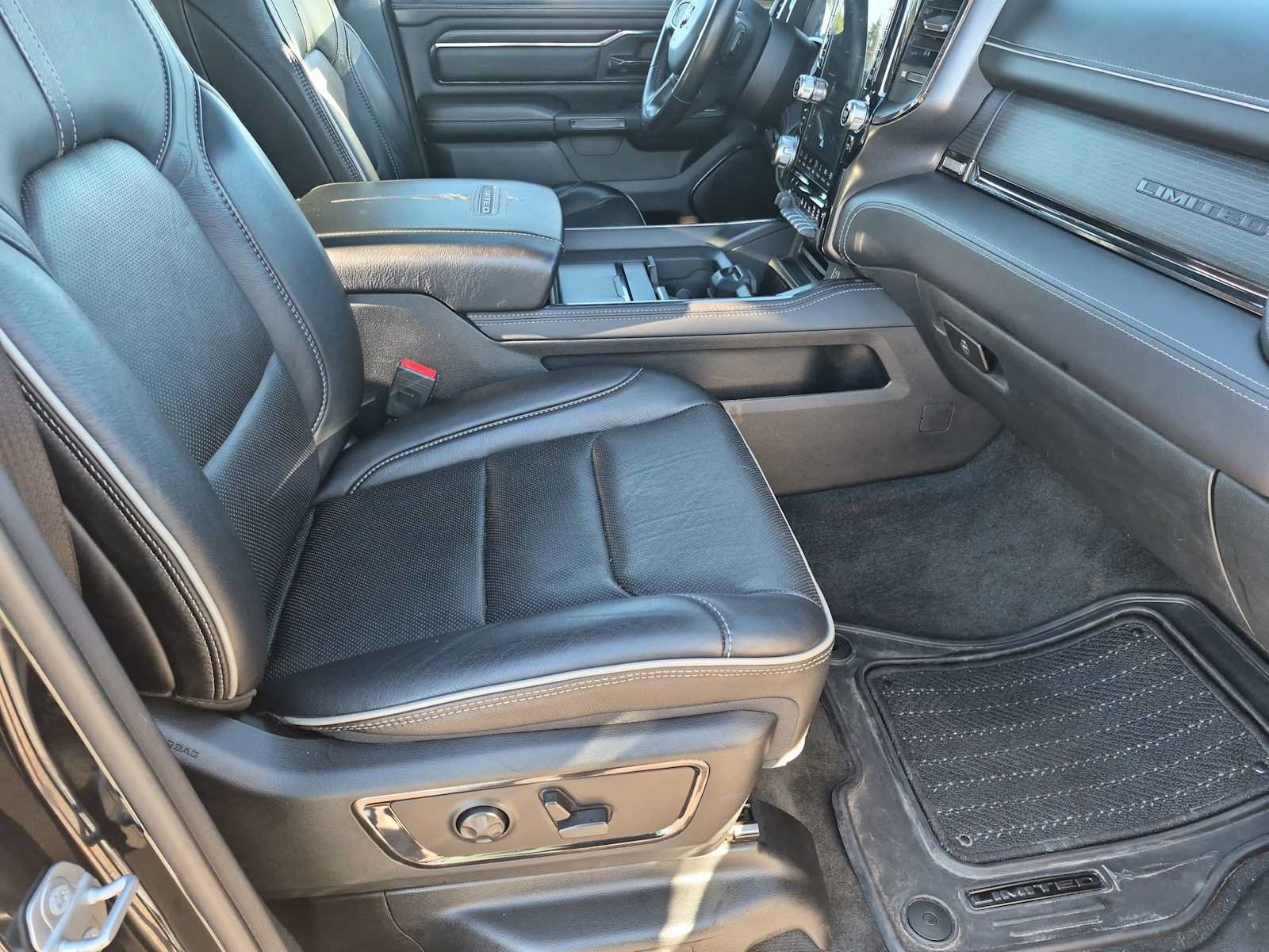 Used 2022 RAM 1500 Limited w/ Body Color Bumper Group AWD/4WD image 22