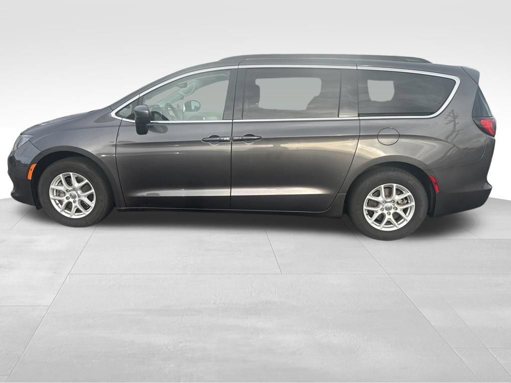 Used 2020 Chrysler Voyager Lxi FWD image 15