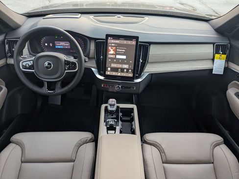 New 2026 Volvo XC90 B5 Ultra w/ Protection Package Premier image 8