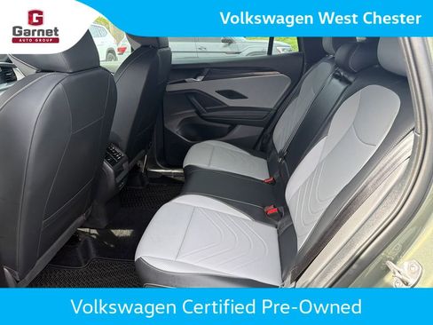 Certified 2025 Volkswagen Tiguan SE R-Line AWD/4WD image 12