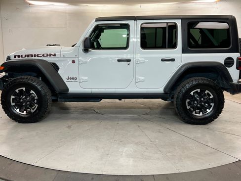 Used 2026 Jeep Wrangler Unlimited Rubicon AWD/4WD image 2