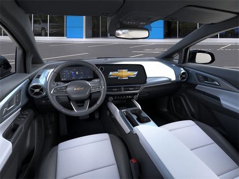 New 2025 Chevrolet Equinox EV LT image 15