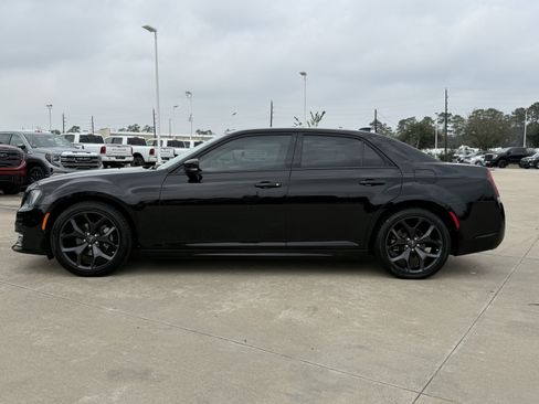 Used 2023 Chrysler 300 Touring L w/ Comfort Group image 8