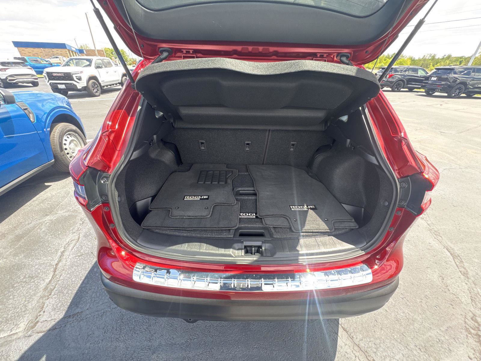 Used 2022 Nissan Rogue Sport SL AWD/4WD image 10