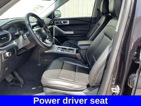 Used 2023 Ford Explorer XLT w/ Equipment Group 202A AWD/4WD image 9
