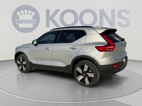 Used 2023 Volvo XC40 Recharge Ultimate AWD/4WD image 8