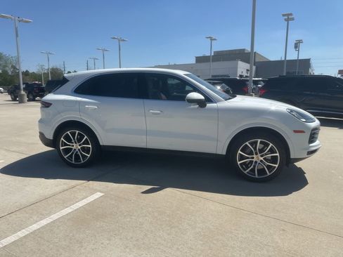 Used 2019 Porsche Cayenne S image 4