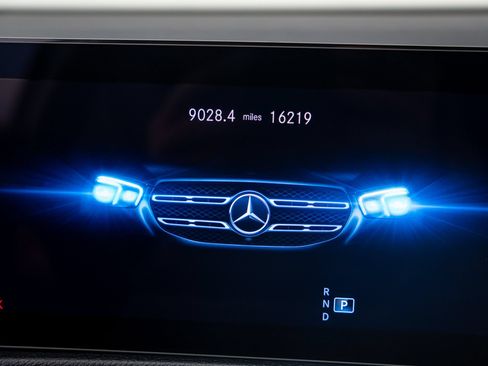 Used 2023 Mercedes-Benz GLB 250 4MATIC image 19