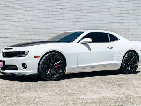Used 2013 Chevrolet Camaro SS w/ SS Performance Package RWD image 48