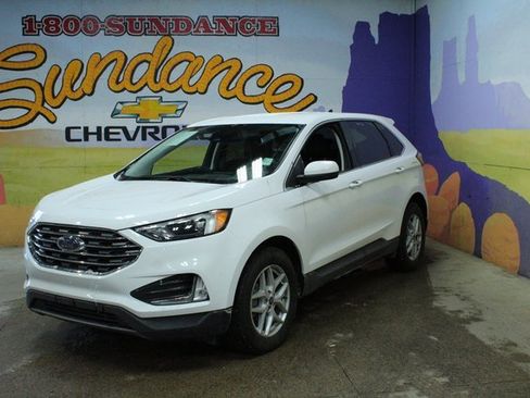 Used 2022 Ford Edge SEL w/ Convenience Package image 2