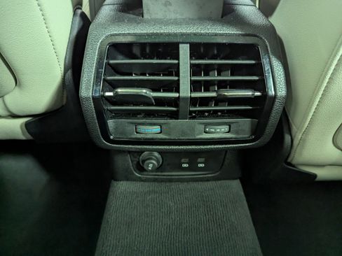 Certified 2025 Audi Q3 2.0T Premium Plus w/ Premium Plus Package image 18