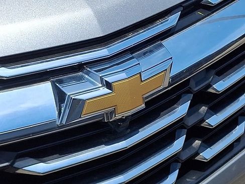 Used 2025 Chevrolet Equinox LT FWD image 28