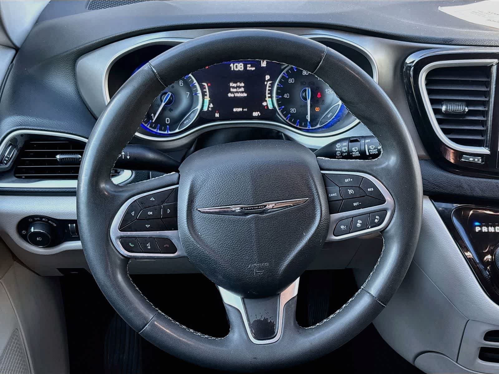 Used 2022 Chrysler Pacifica Touring-L FWD image 20