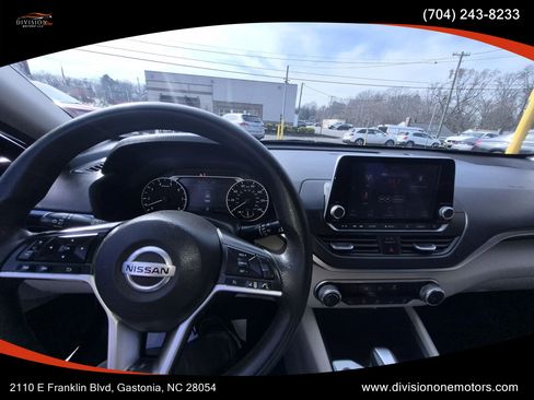 Used 2022 Nissan Altima 2.5 SV image 9