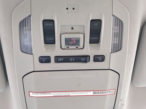 Used 2021 Toyota Highlander XLE FWD image 9