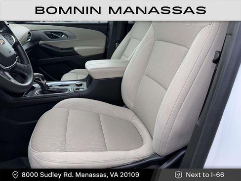 Used 2022 Chevrolet Traverse LS image 14
