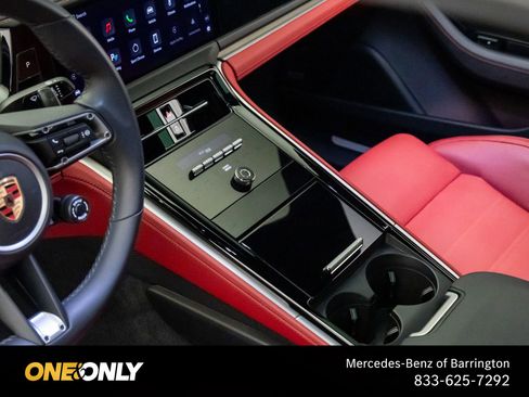 Used 2024 Porsche Panamera image 12