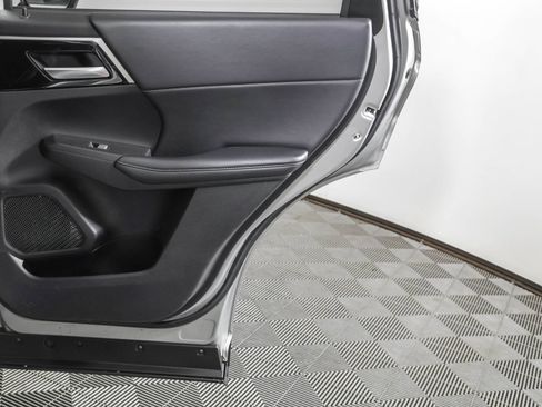 Used 2024 Mitsubishi Outlander AWD image 41