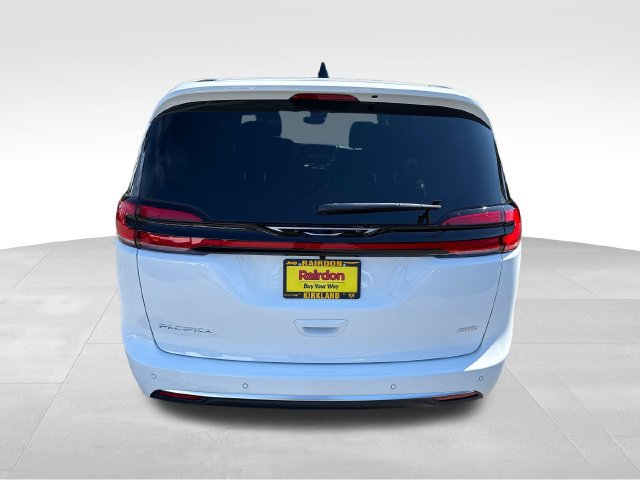 New 2027 Chrysler Pacifica Select AWD/4WD image 6