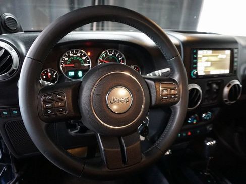 Used 2013 Jeep Wrangler Unlimited Rubicon w/ Connectivity Group AWD/4WD image 11