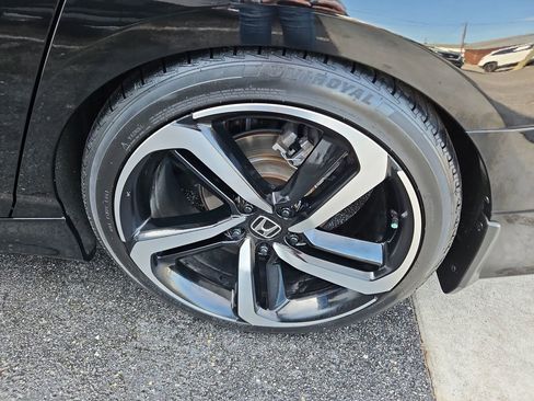 Used 2018 Honda Accord Sport image 32