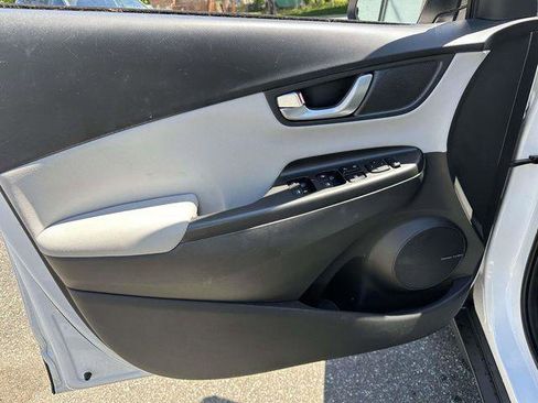 Certified 2023 Hyundai Kona Limited w/ Cargo Package AWD/4WD image 18