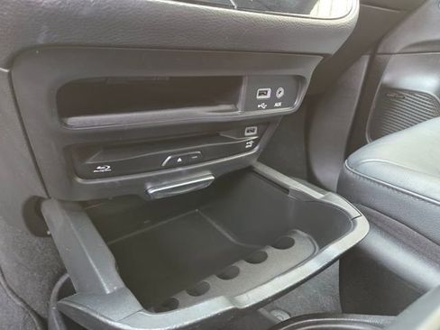 Used 2020 Chrysler Pacifica Touring-L Plus w/ Advanced Safetytec Group FWD image 22