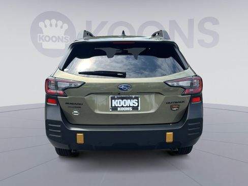 Used 2025 Subaru Outback Wilderness AWD/4WD image 5