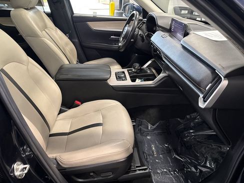 Certified 2024 MAZDA CX-90 Plug-In Hybrid w/ Premium Pkg AWD/4WD image 17