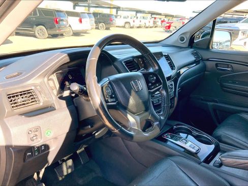 Used 2019 Honda Pilot Elite image 16