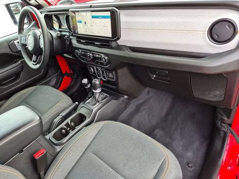 Used 2025 Jeep Wrangler Unlimited Sport AWD/4WD image 26