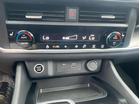 Certified 2023 Nissan Rogue SV w/ SV Premium B Package AWD/4WD image 52