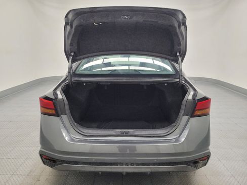 Used 2025 Nissan Altima 2.5 SV FWD image 29