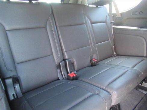 Used 2022 Chevrolet Suburban LT w/ Luxury Package AWD/4WD image 36